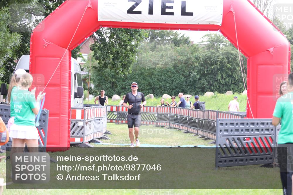 21.06.2026 - 29. Vierlanden-Triathlon Andreas Tolksdorf http://msf.ph/oto/9877046 21.06.2026 11:11:37 Ziel 336, 395, 336, 395 meine-sportfotos.de