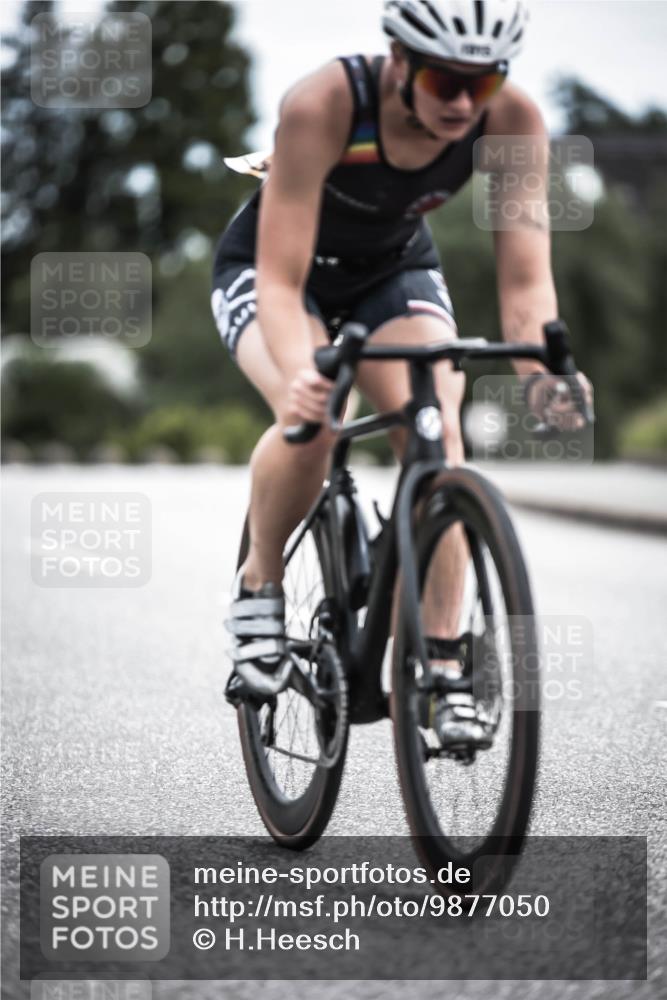 21.06.2026 - 29. Vierlanden-Triathlon H.Heesch http://msf.ph/oto/9877050 21.06.2026 12:34:04 Radfahren 804, 929, 1002, 1015 meine-sportfotos.de
