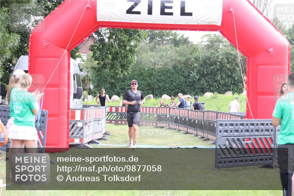 21.06.2026 - 29. Vierlanden-Triathlon Andreas Tolksdorf http://msf.ph/oto/9877058 21.06.2026 11:11:37 Ziel 336, 395, 336, 395 meine-sportfotos.de