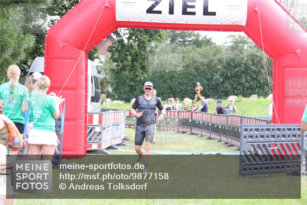 21.06.2026 - 29. Vierlanden-Triathlon Andreas Tolksdorf http://msf.ph/oto/9877158 21.06.2026 11:11:39 Ziel 336, 395, 336, 395 meine-sportfotos.de