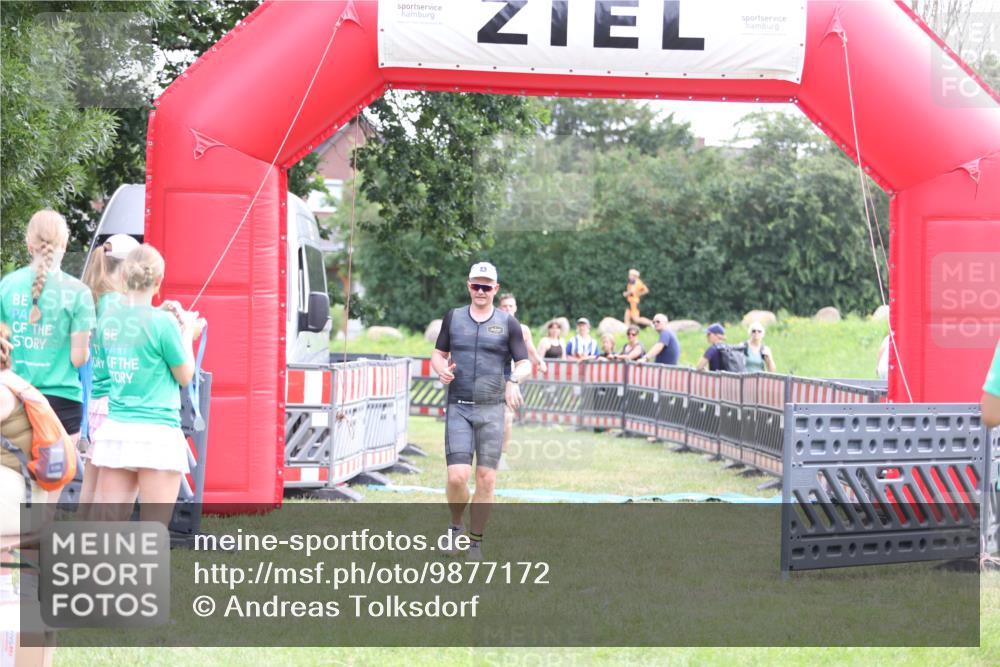 21.06.2026 - 29. Vierlanden-Triathlon Andreas Tolksdorf http://msf.ph/oto/9877172 21.06.2026 11:11:39 Ziel 336, 395, 336, 395 meine-sportfotos.de