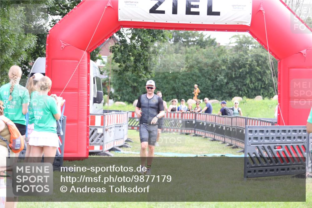21.06.2026 - 29. Vierlanden-Triathlon Andreas Tolksdorf http://msf.ph/oto/9877179 21.06.2026 11:11:39 Ziel 336, 395, 336, 395 meine-sportfotos.de