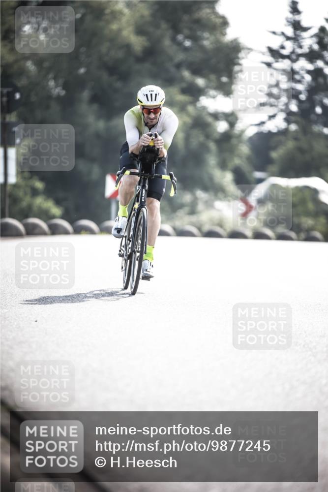 21.06.2026 - 29. Vierlanden-Triathlon H.Heesch http://msf.ph/oto/9877245 21.06.2026 09:02:44 Radfahren 122, 195 meine-sportfotos.de