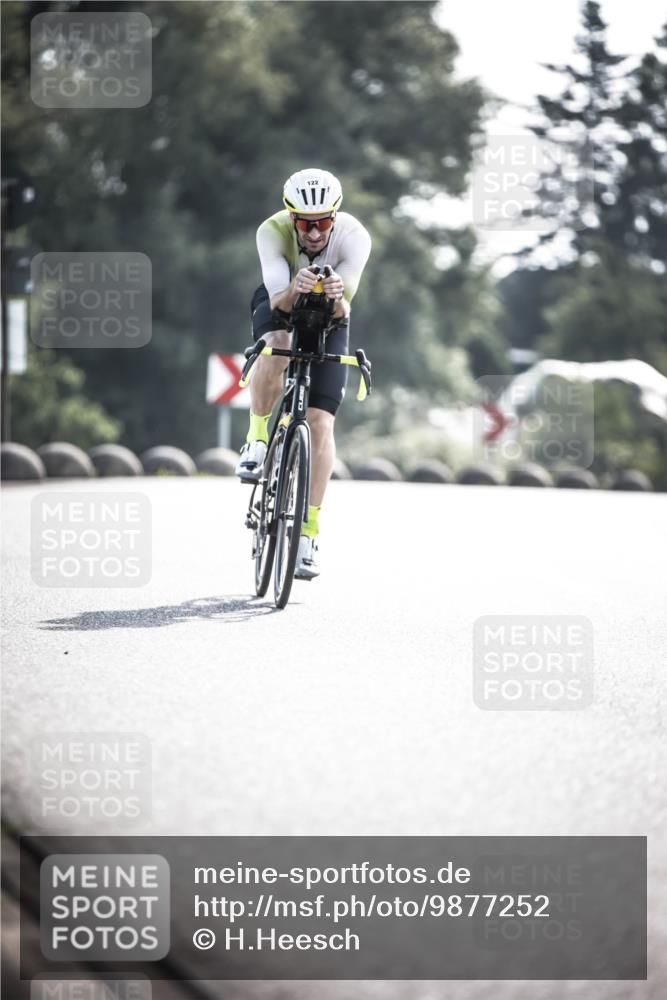 21.06.2026 - 29. Vierlanden-Triathlon H.Heesch http://msf.ph/oto/9877252 21.06.2026 09:02:44 Radfahren 122, 195 meine-sportfotos.de