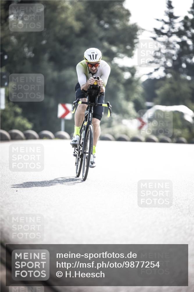 21.06.2026 - 29. Vierlanden-Triathlon H.Heesch http://msf.ph/oto/9877254 21.06.2026 09:02:44 Radfahren 122, 195 meine-sportfotos.de