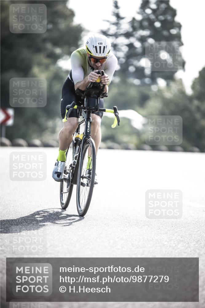 21.06.2026 - 29. Vierlanden-Triathlon H.Heesch http://msf.ph/oto/9877279 21.06.2026 09:02:45 Radfahren 122, 195 meine-sportfotos.de
