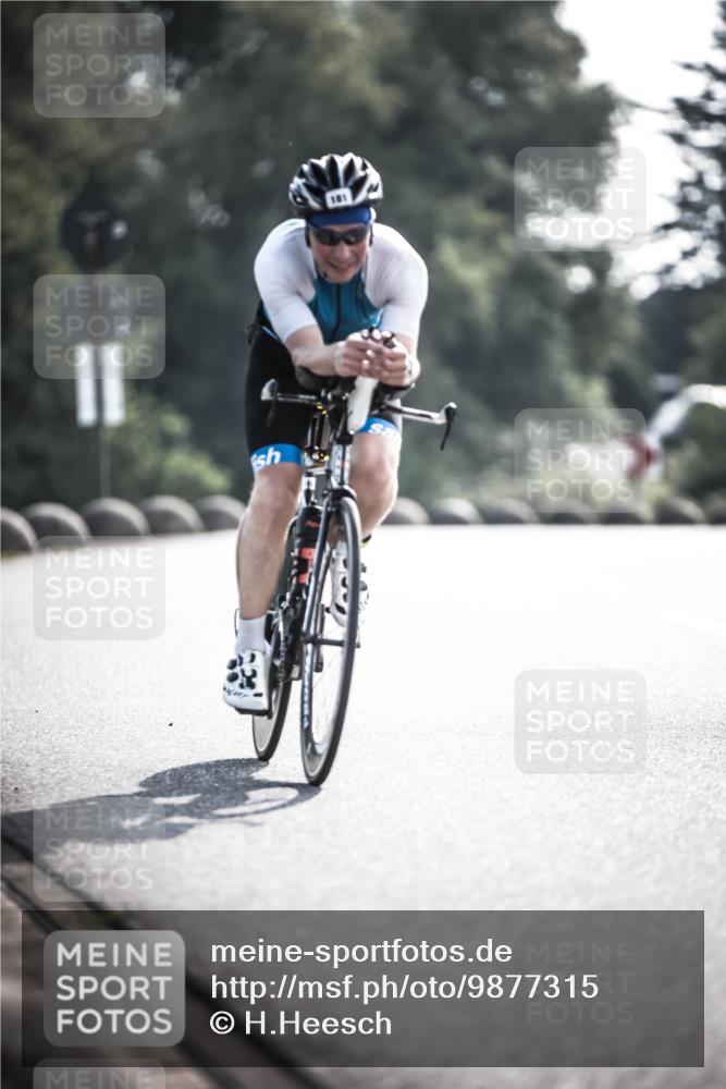 21.06.2026 - 29. Vierlanden-Triathlon H.Heesch http://msf.ph/oto/9877315 21.06.2026 09:03:01 Radfahren 181 meine-sportfotos.de