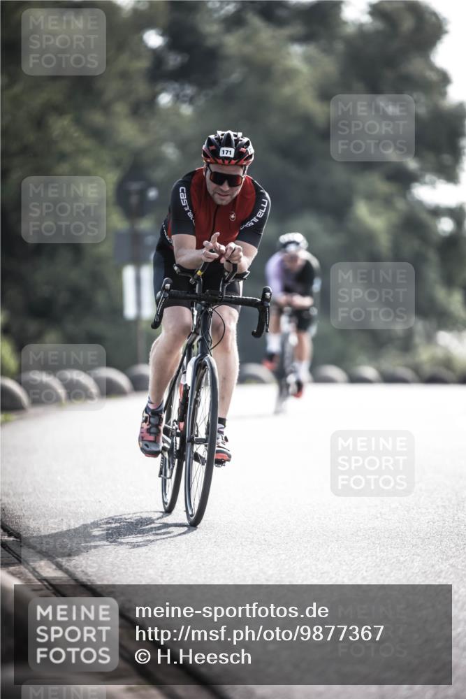 21.06.2026 - 29. Vierlanden-Triathlon H.Heesch http://msf.ph/oto/9877367 21.06.2026 09:03:09 Radfahren 167, 171 meine-sportfotos.de