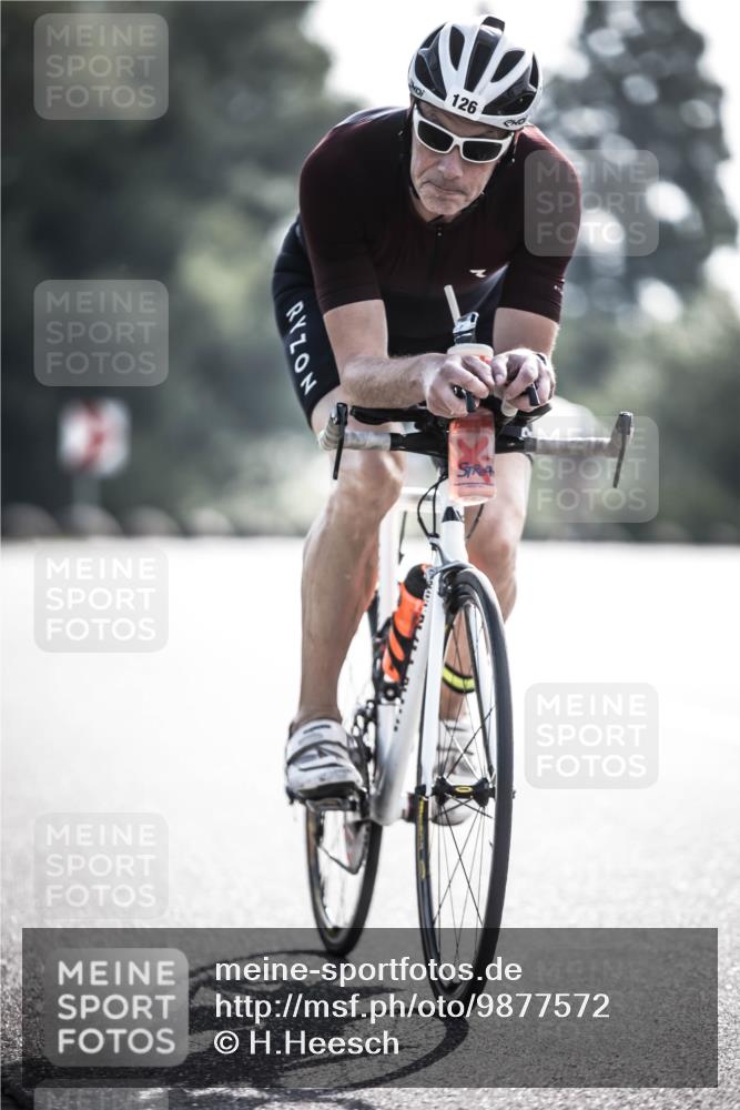 21.06.2026 - 29. Vierlanden-Triathlon H.Heesch http://msf.ph/oto/9877572 21.06.2026 09:03:44 Radfahren 124, 126 meine-sportfotos.de