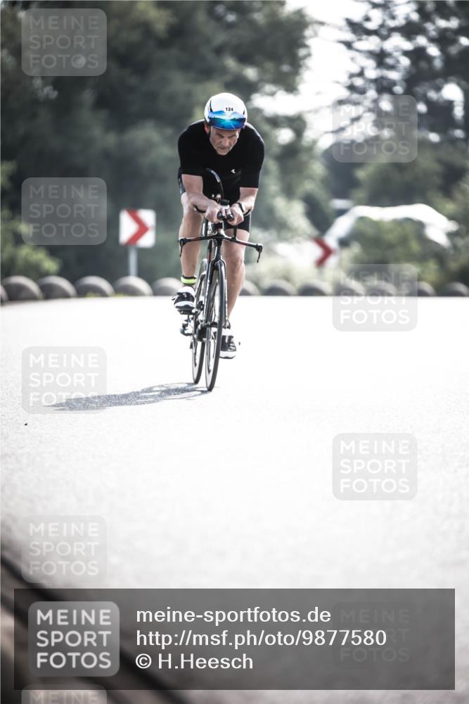 21.06.2026 - 29. Vierlanden-Triathlon H.Heesch http://msf.ph/oto/9877580 21.06.2026 09:03:50 Radfahren 26, 124 meine-sportfotos.de