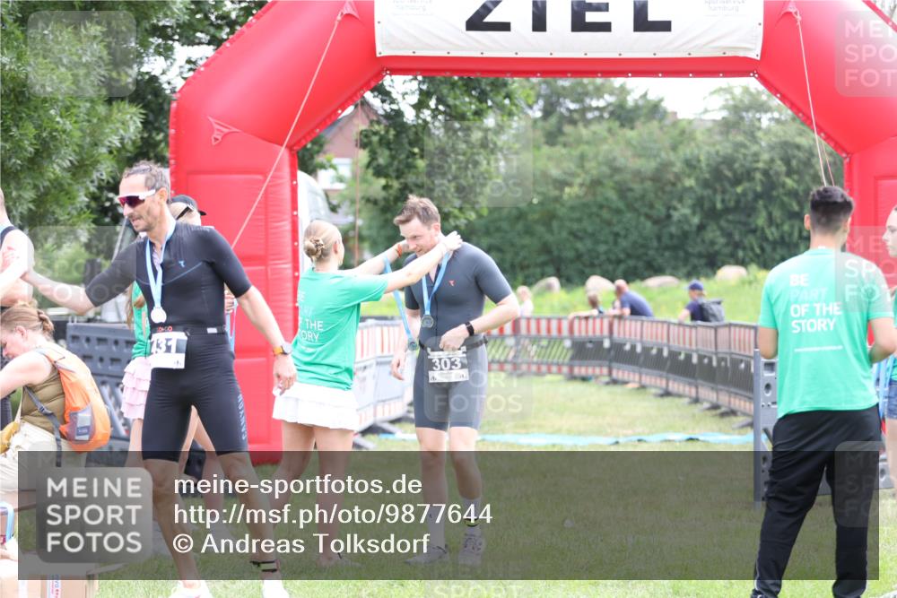 21.06.2026 - 29. Vierlanden-Triathlon Andreas Tolksdorf http://msf.ph/oto/9877644 21.06.2026 11:12:47 Ziel 303, 303 meine-sportfotos.de