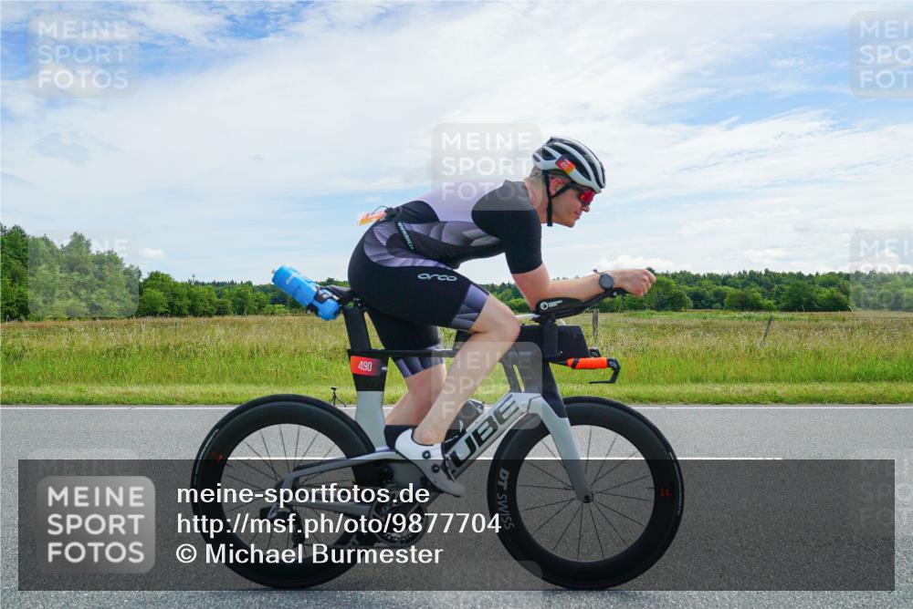 21.06.2026 - Viking Triathlon Michael Burmester http://msf.ph/oto/9877704 21.06.2026 12:08:19 Radfahren 37, 138, 295, 305, 410, 411, 490, 622, 652 meine-sportfotos.de