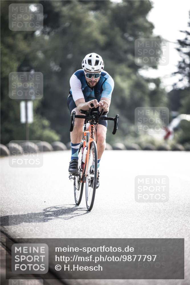 21.06.2026 - 29. Vierlanden-Triathlon H.Heesch http://msf.ph/oto/9877797 21.06.2026 09:04:51 Radfahren 70, 81, 98 meine-sportfotos.de