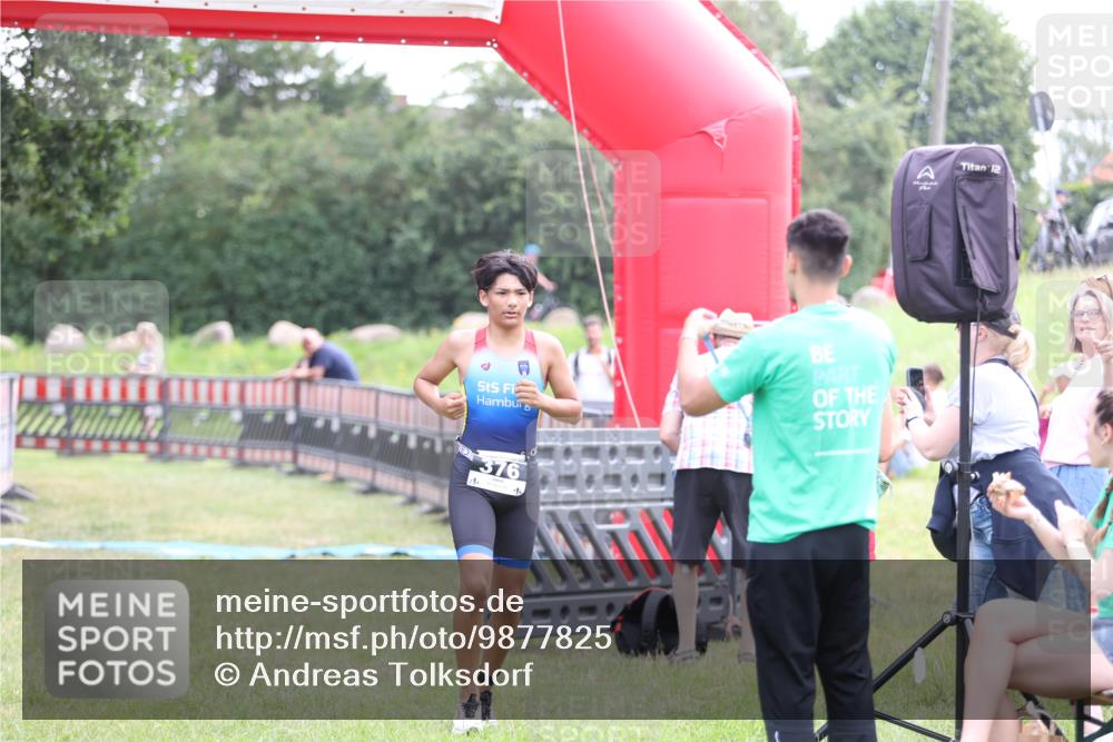 21.06.2026 - 29. Vierlanden-Triathlon Andreas Tolksdorf http://msf.ph/oto/9877825 21.06.2026 11:14:57 Ziel 358, 454, 358, 454 meine-sportfotos.de