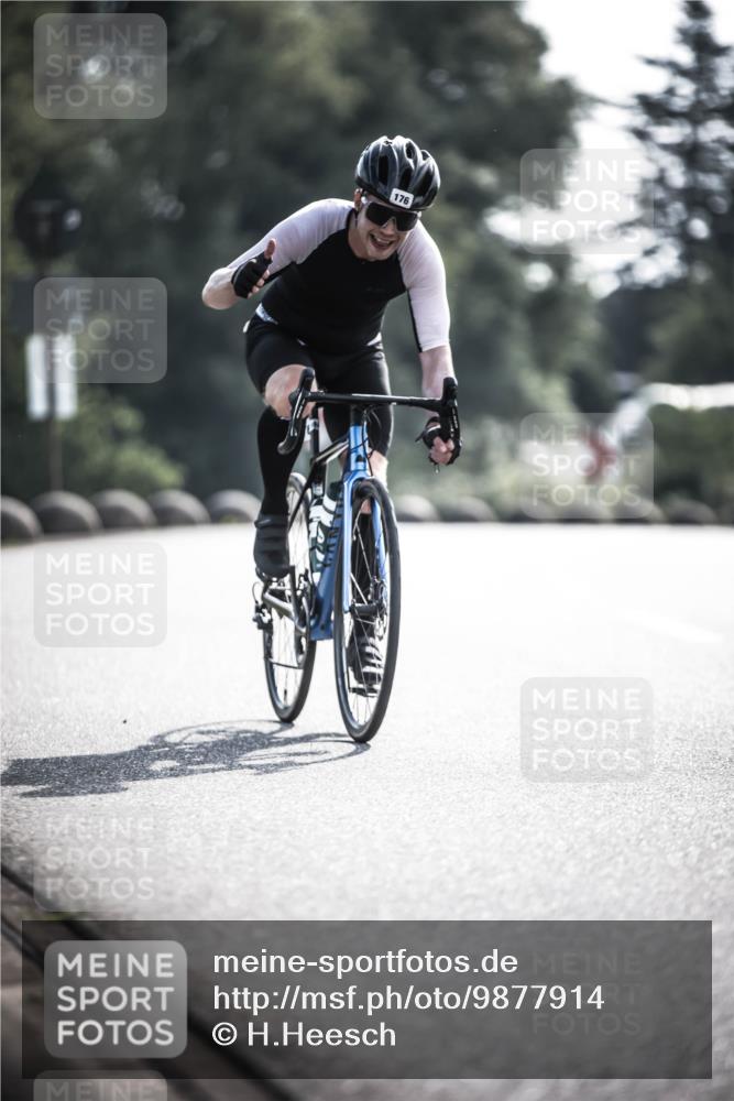 21.06.2026 - 29. Vierlanden-Triathlon H.Heesch http://msf.ph/oto/9877914 21.06.2026 09:05:47 Radfahren 176, 216 meine-sportfotos.de