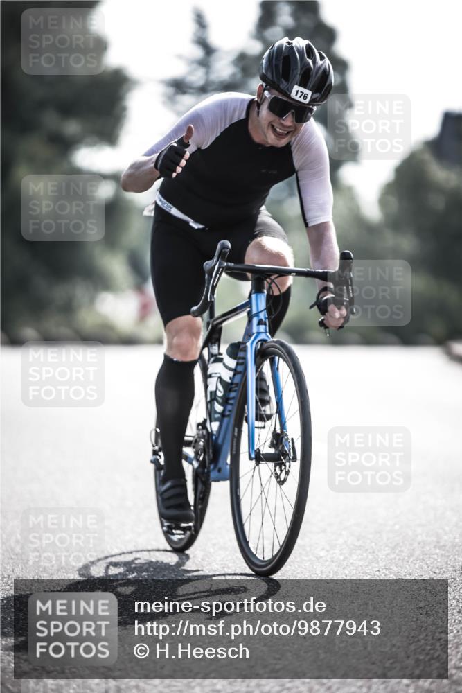 21.06.2026 - 29. Vierlanden-Triathlon H.Heesch http://msf.ph/oto/9877943 21.06.2026 09:05:48 Radfahren 176, 216 meine-sportfotos.de