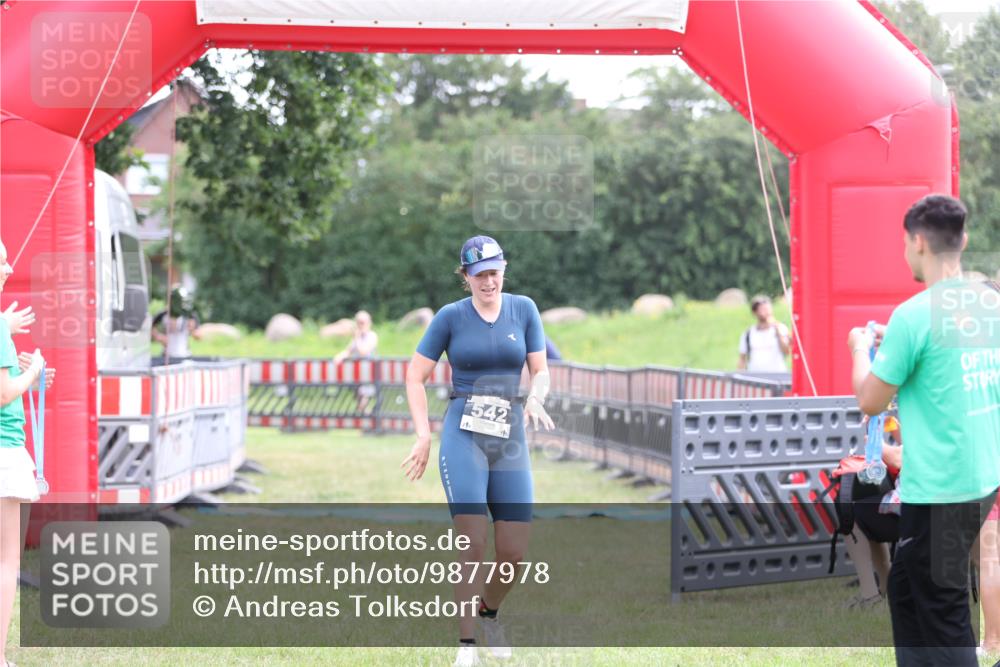 21.06.2026 - 29. Vierlanden-Triathlon Andreas Tolksdorf http://msf.ph/oto/9877978 21.06.2026 11:15:19 Ziel 473, 542, 473, 542 meine-sportfotos.de