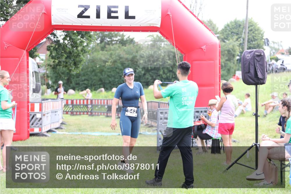 21.06.2026 - 29. Vierlanden-Triathlon Andreas Tolksdorf http://msf.ph/oto/9878011 21.06.2026 11:15:20 Ziel 473, 542, 473, 542 meine-sportfotos.de