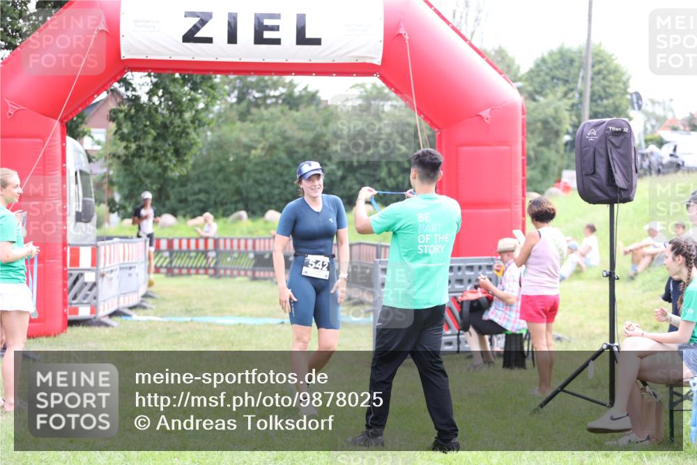 21.06.2026 - 29. Vierlanden-Triathlon Andreas Tolksdorf http://msf.ph/oto/9878025 21.06.2026 11:15:20 Ziel 473, 542, 473, 542 meine-sportfotos.de