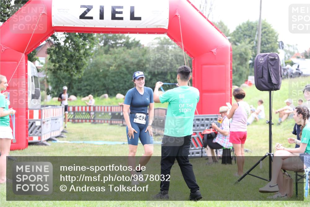 21.06.2026 - 29. Vierlanden-Triathlon Andreas Tolksdorf http://msf.ph/oto/9878032 21.06.2026 11:15:20 Ziel 473, 542, 473, 542 meine-sportfotos.de