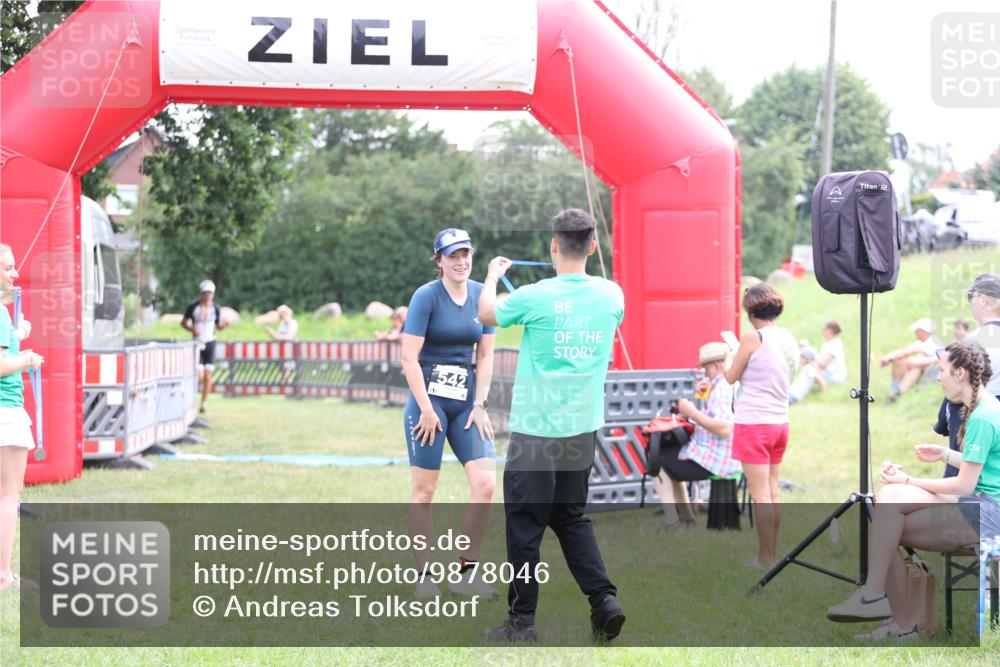 21.06.2026 - 29. Vierlanden-Triathlon Andreas Tolksdorf http://msf.ph/oto/9878046 21.06.2026 11:15:20 Ziel 473, 542, 473, 542 meine-sportfotos.de
