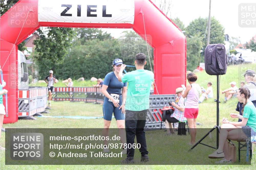 21.06.2026 - 29. Vierlanden-Triathlon Andreas Tolksdorf http://msf.ph/oto/9878060 21.06.2026 11:15:20 Ziel 473, 542, 473, 542 meine-sportfotos.de