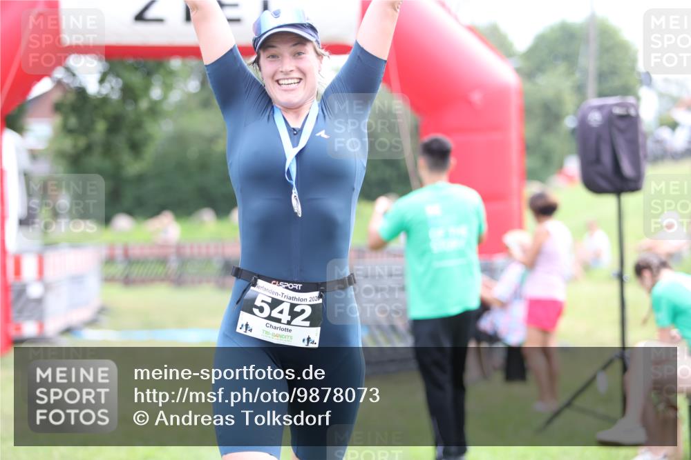 21.06.2026 - 29. Vierlanden-Triathlon Andreas Tolksdorf http://msf.ph/oto/9878073 21.06.2026 11:15:31 Ziel  meine-sportfotos.de