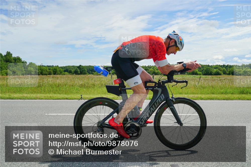 21.06.2026 - Viking Triathlon Michael Burmester http://msf.ph/oto/9878076 21.06.2026 12:13:22 Radfahren 1, 4, 14, 18, 18, 70, 92, 107, 117, 131, 151, 175, 207, 296, 376, 414, 486, 487, 506, 559, 574, 637, 664 meine-sportfotos.de