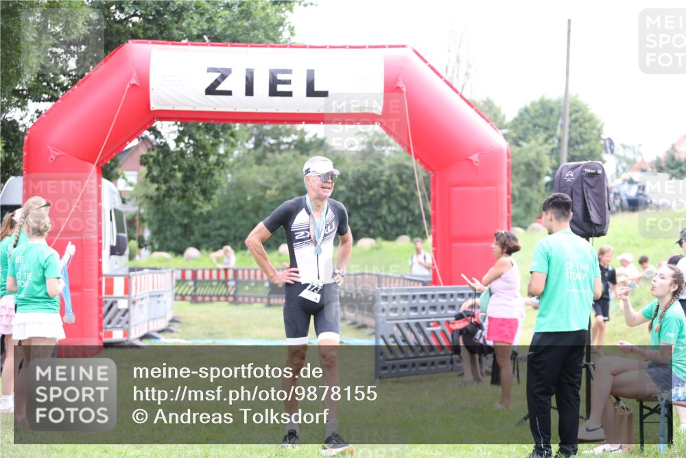 21.06.2026 - 29. Vierlanden-Triathlon Andreas Tolksdorf http://msf.ph/oto/9878155 21.06.2026 11:15:38 Ziel  meine-sportfotos.de