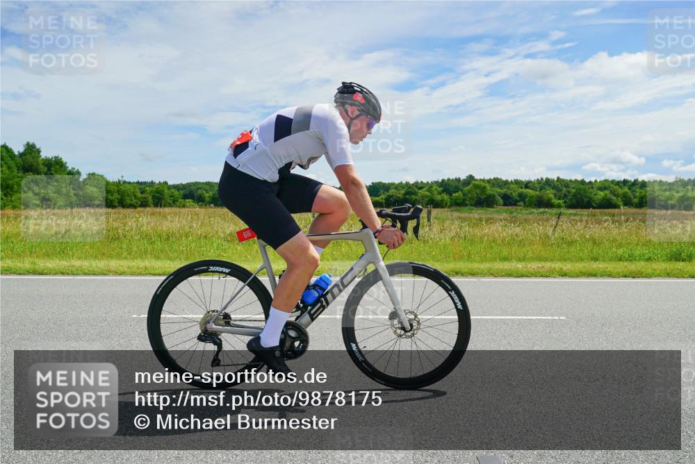 21.06.2026 - Viking Triathlon Michael Burmester http://msf.ph/oto/9878175 21.06.2026 12:14:36 Radfahren 2, 19, 167, 197, 528, 616, 667 meine-sportfotos.de