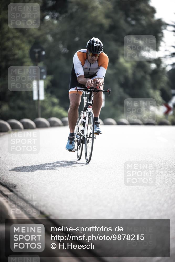 21.06.2026 - 29. Vierlanden-Triathlon H.Heesch http://msf.ph/oto/9878215 21.06.2026 09:07:16 Radfahren 120, 275 meine-sportfotos.de