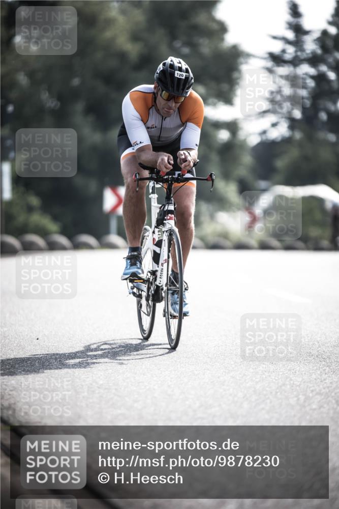 21.06.2026 - 29. Vierlanden-Triathlon H.Heesch http://msf.ph/oto/9878230 21.06.2026 09:07:16 Radfahren 120, 275 meine-sportfotos.de