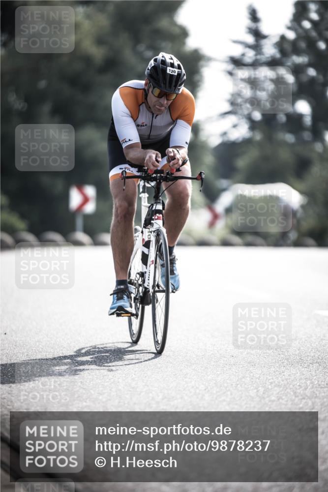 21.06.2026 - 29. Vierlanden-Triathlon H.Heesch http://msf.ph/oto/9878237 21.06.2026 09:07:16 Radfahren 120, 275 meine-sportfotos.de