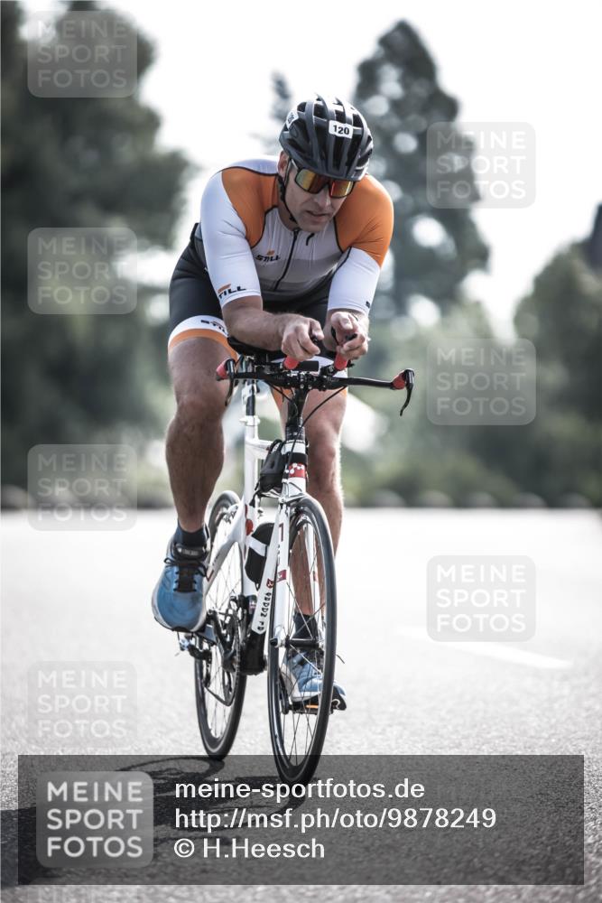 21.06.2026 - 29. Vierlanden-Triathlon H.Heesch http://msf.ph/oto/9878249 21.06.2026 09:07:17 Radfahren 120, 275 meine-sportfotos.de