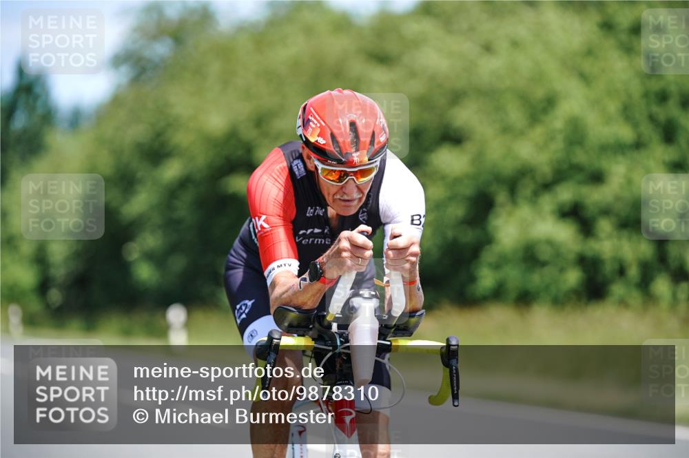 21.06.2026 - Viking Triathlon Michael Burmester http://msf.ph/oto/9878310 21.06.2026 13:07:29 Radfahren 70, 345, 538 meine-sportfotos.de