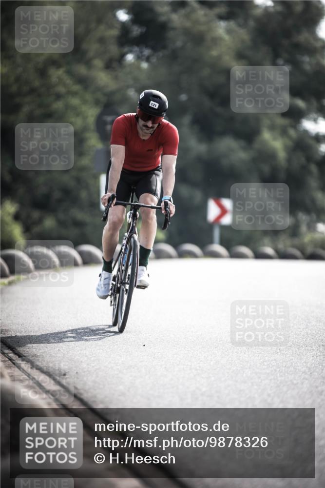 21.06.2026 - 29. Vierlanden-Triathlon H.Heesch http://msf.ph/oto/9878326 21.06.2026 09:07:37 Radfahren 121 meine-sportfotos.de