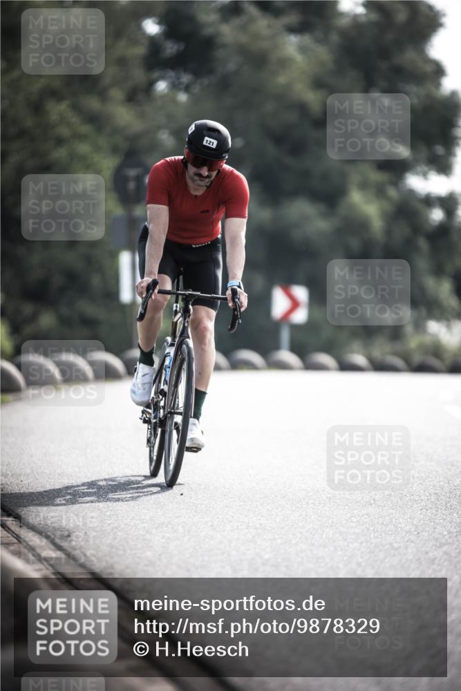 21.06.2026 - 29. Vierlanden-Triathlon H.Heesch http://msf.ph/oto/9878329 21.06.2026 09:07:38 Radfahren 121 meine-sportfotos.de