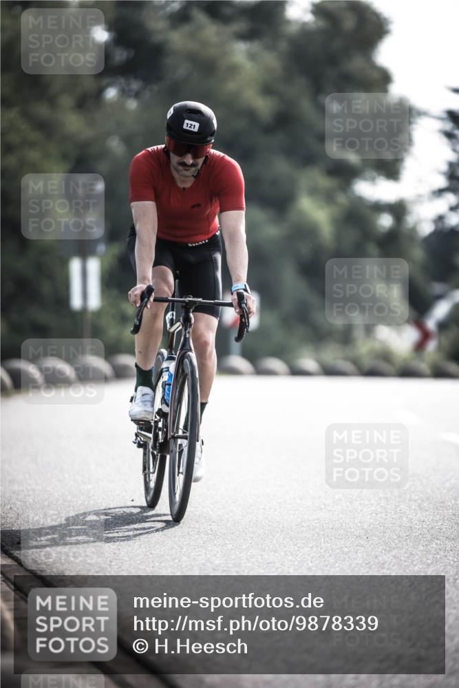 21.06.2026 - 29. Vierlanden-Triathlon H.Heesch http://msf.ph/oto/9878339 21.06.2026 09:07:38 Radfahren 121 meine-sportfotos.de