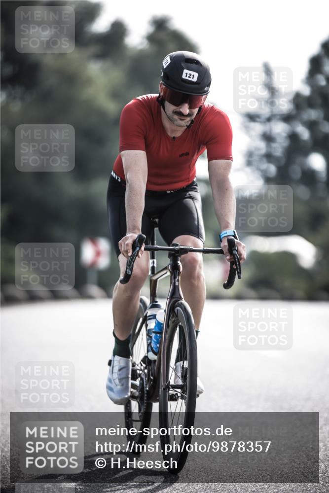 21.06.2026 - 29. Vierlanden-Triathlon H.Heesch http://msf.ph/oto/9878357 21.06.2026 09:07:38 Radfahren 121 meine-sportfotos.de