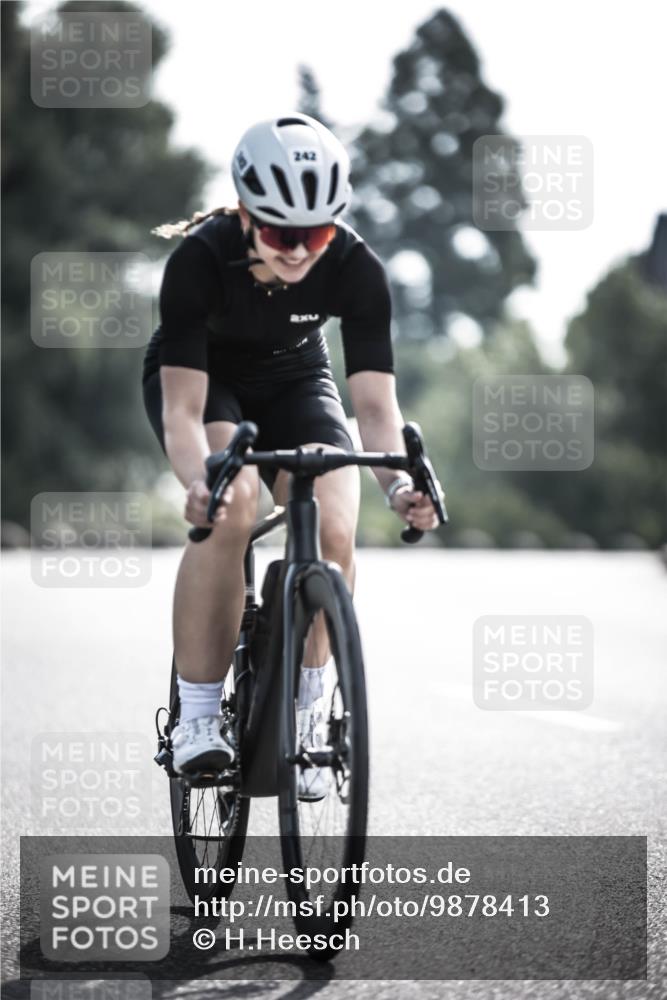 21.06.2026 - 29. Vierlanden-Triathlon H.Heesch http://msf.ph/oto/9878413 21.06.2026 09:07:50 Radfahren 213, 242 meine-sportfotos.de