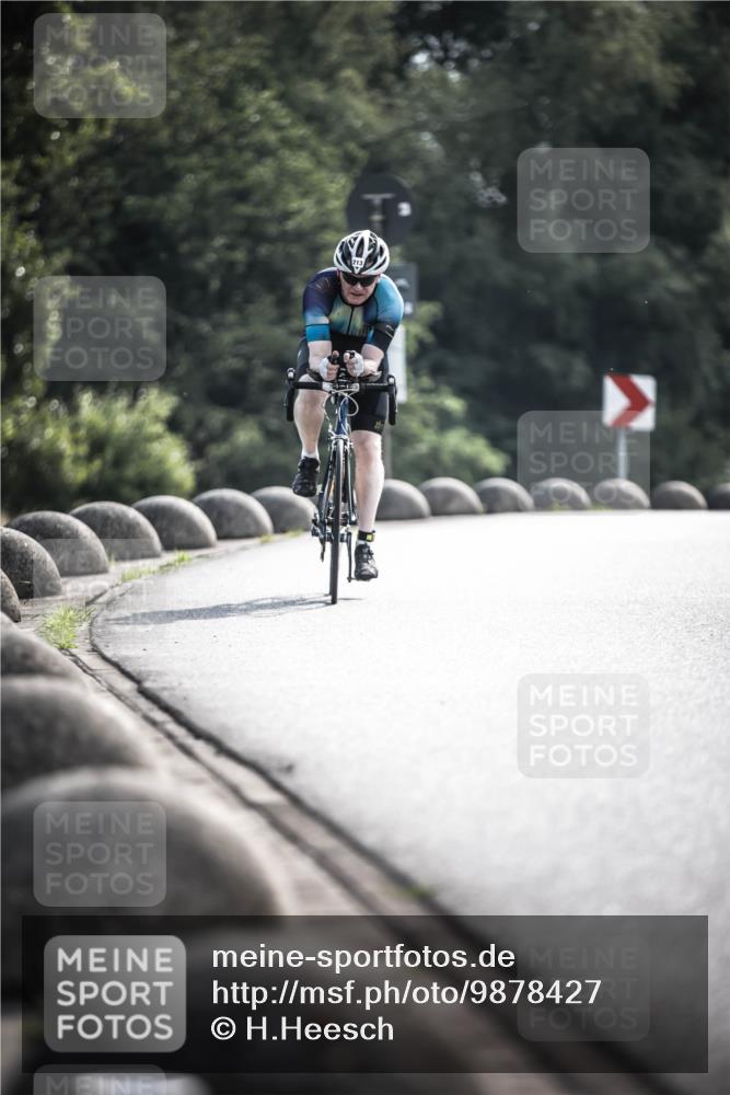 21.06.2026 - 29. Vierlanden-Triathlon H.Heesch http://msf.ph/oto/9878427 21.06.2026 09:07:56 Radfahren 213 meine-sportfotos.de