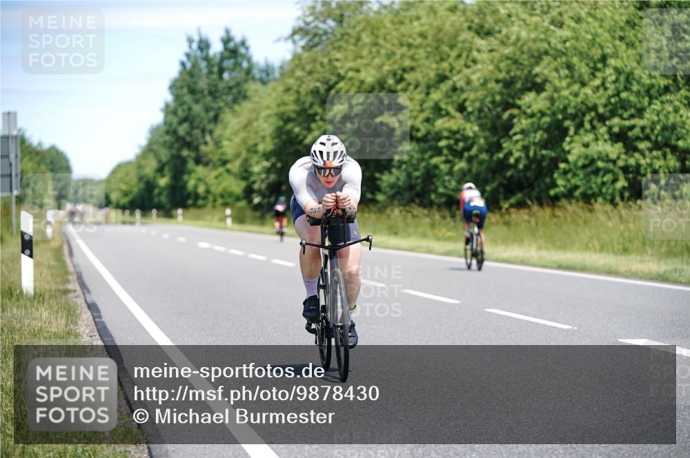 21.06.2026 - Viking Triathlon Michael Burmester http://msf.ph/oto/9878430 21.06.2026 13:07:50 Radfahren 143, 329, 538, 577, 650 meine-sportfotos.de