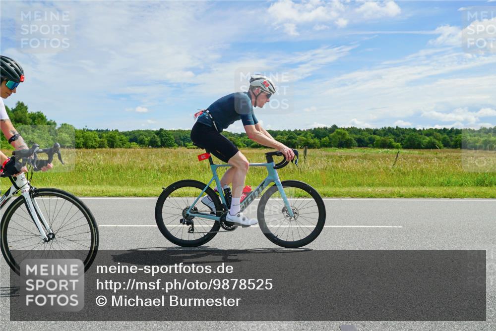 21.06.2026 - Viking Triathlon Michael Burmester http://msf.ph/oto/9878525 21.06.2026 12:19:18 Radfahren 39, 171, 209, 472, 517, 648, 648, 656, 662 meine-sportfotos.de