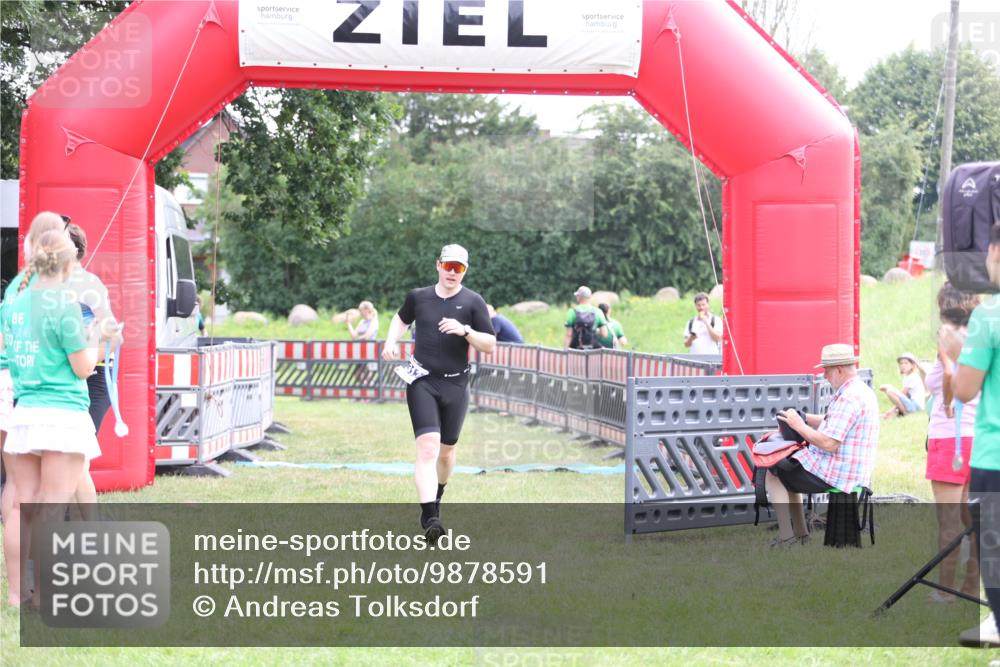 21.06.2026 - 29. Vierlanden-Triathlon Andreas Tolksdorf http://msf.ph/oto/9878591 21.06.2026 11:16:17 Ziel 313, 609, 313, 609 meine-sportfotos.de