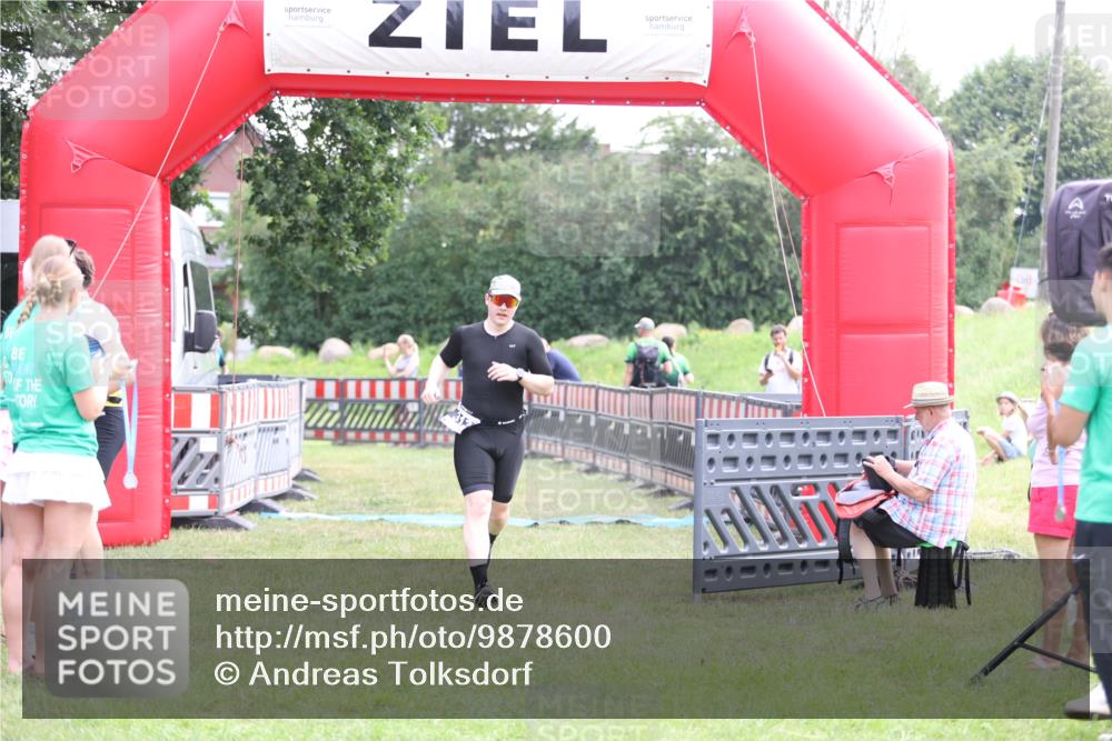 21.06.2026 - 29. Vierlanden-Triathlon Andreas Tolksdorf http://msf.ph/oto/9878600 21.06.2026 11:16:17 Ziel 313, 609, 313, 609 meine-sportfotos.de