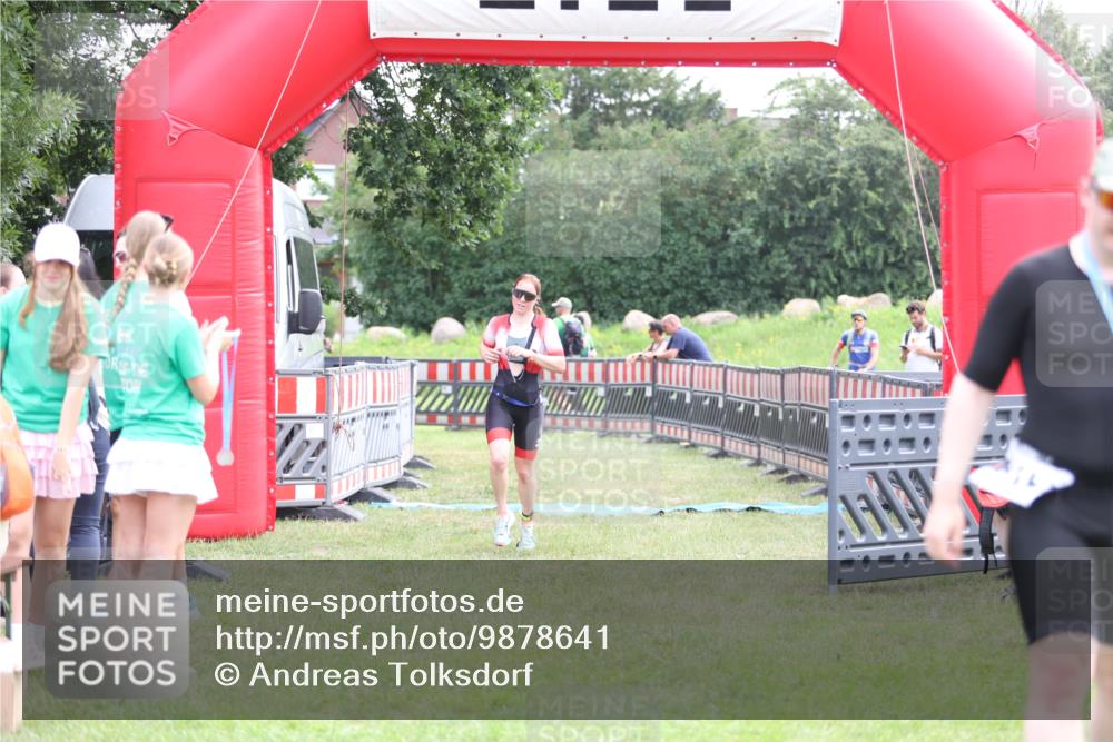 21.06.2026 - 29. Vierlanden-Triathlon Andreas Tolksdorf http://msf.ph/oto/9878641 21.06.2026 11:16:24 Ziel 449, 609, 449, 609 meine-sportfotos.de