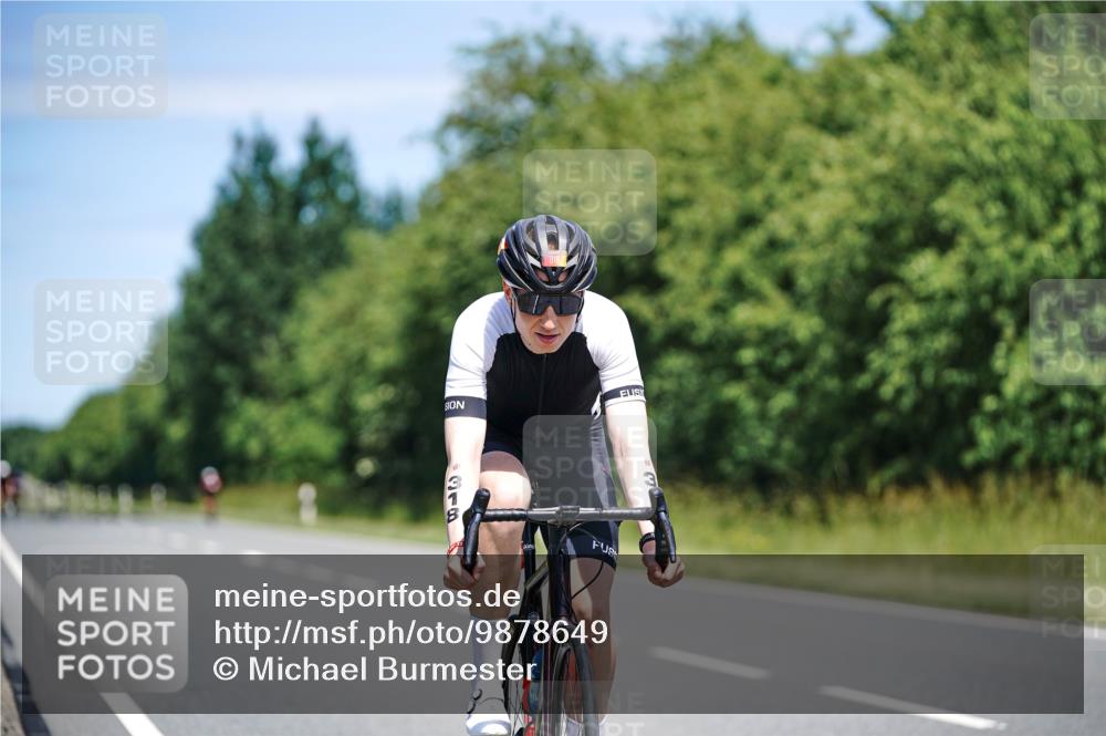 21.06.2026 - Viking Triathlon Michael Burmester http://msf.ph/oto/9878649 21.06.2026 13:08:45 Radfahren 207, 207, 262, 318, 439 meine-sportfotos.de