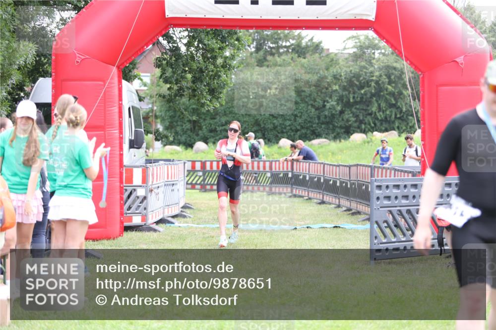 21.06.2026 - 29. Vierlanden-Triathlon Andreas Tolksdorf http://msf.ph/oto/9878651 21.06.2026 11:16:24 Ziel 449, 609, 449, 609 meine-sportfotos.de