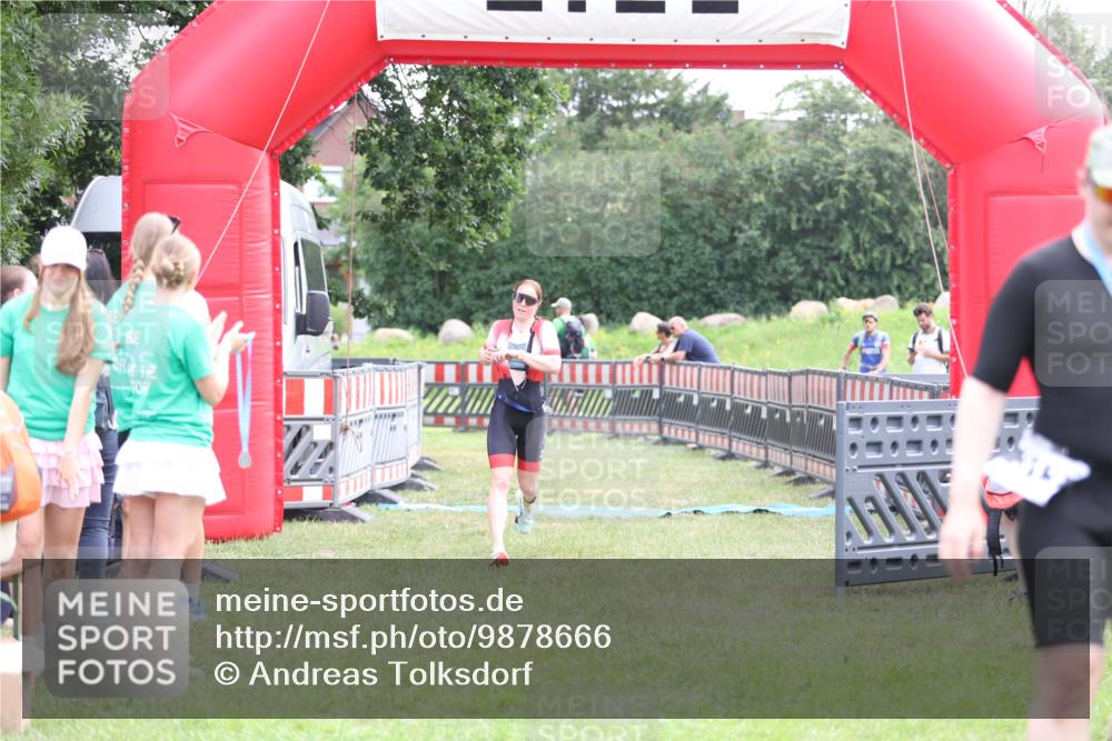 21.06.2026 - 29. Vierlanden-Triathlon Andreas Tolksdorf http://msf.ph/oto/9878666 21.06.2026 11:16:24 Ziel 449, 609, 449, 609 meine-sportfotos.de