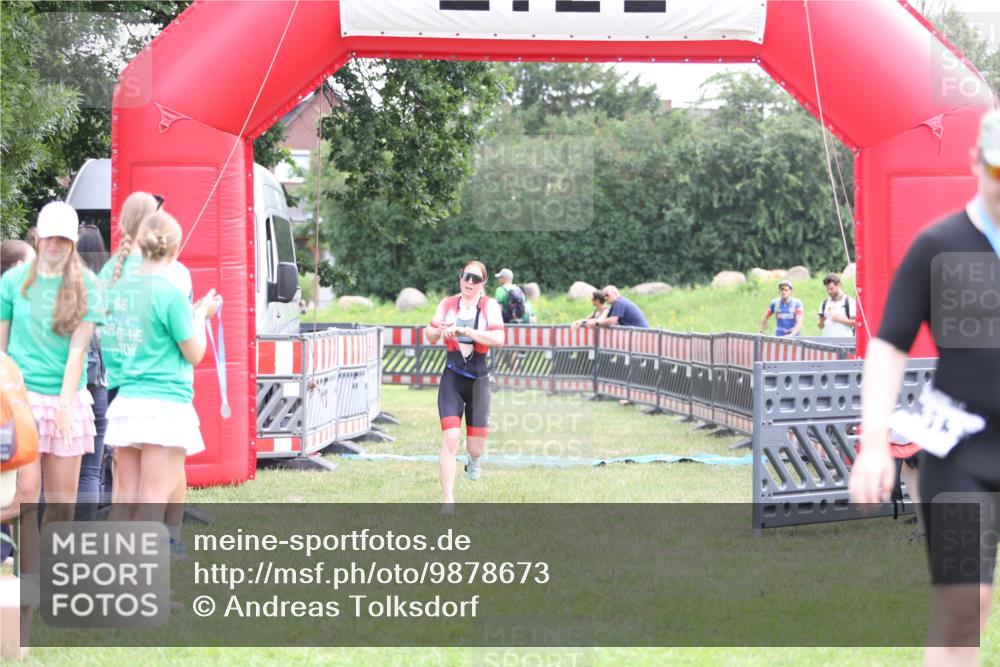 21.06.2026 - 29. Vierlanden-Triathlon Andreas Tolksdorf http://msf.ph/oto/9878673 21.06.2026 11:16:24 Ziel 449, 609, 449, 609 meine-sportfotos.de
